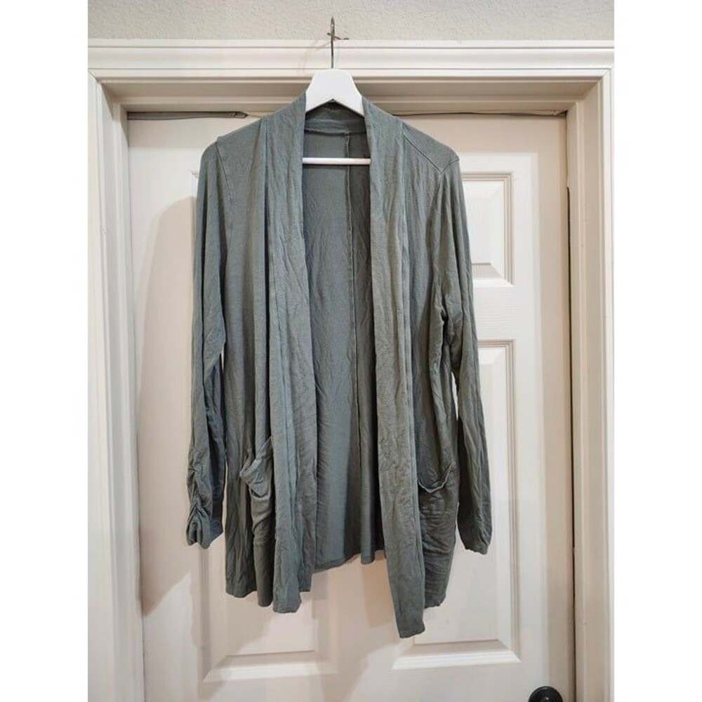 Torrid Super Soft Plush green Cardigan, pockets, gathered at wrist